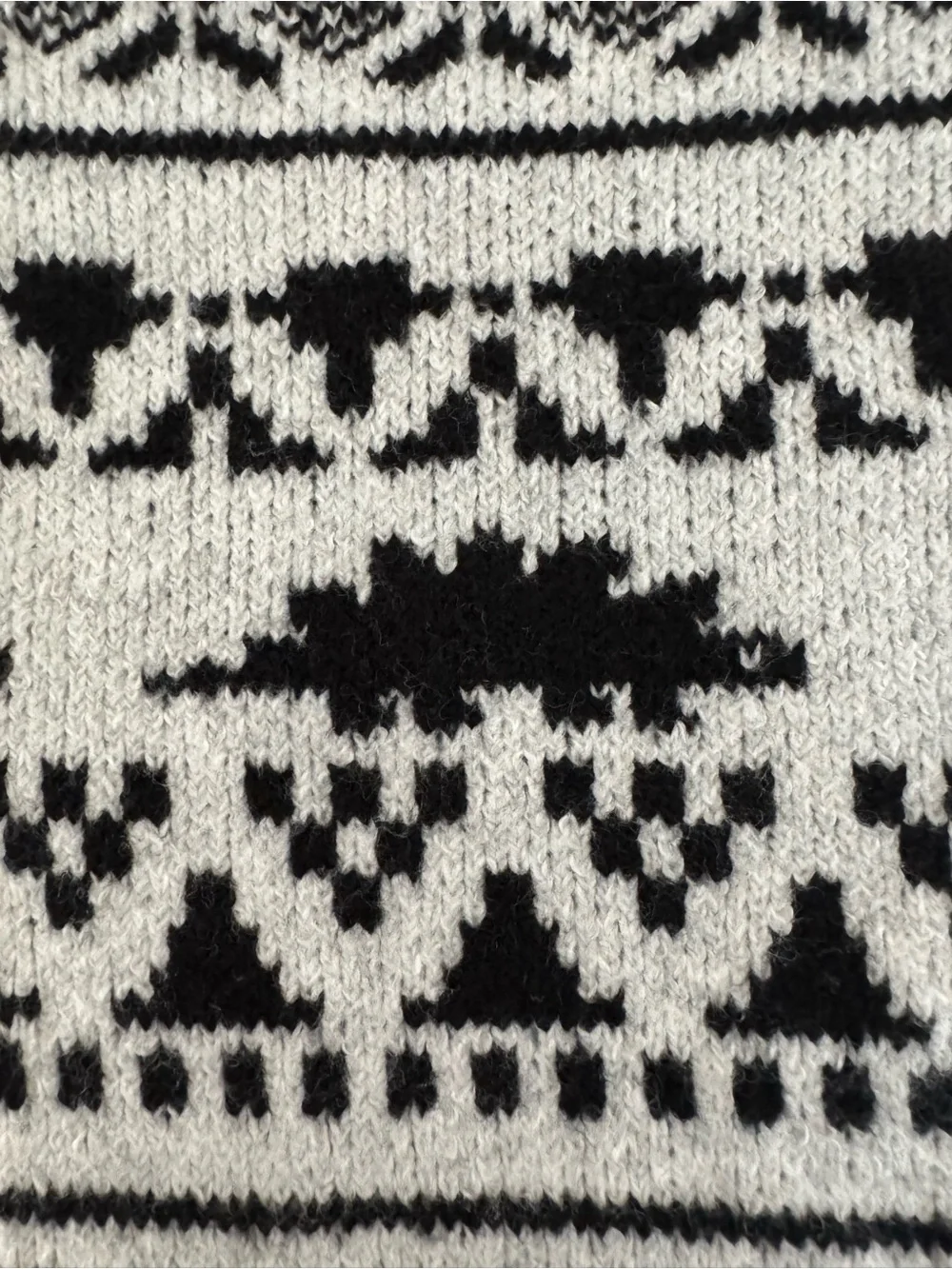 Old Navy Boys’ Fair Isle Dinosaur Sweater Size 5